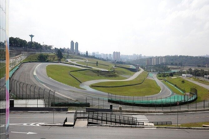 6 Hour Ayrton Senna Tour – The Greatest Formula 1 Drivers of all Time - The private format and guide make the difference