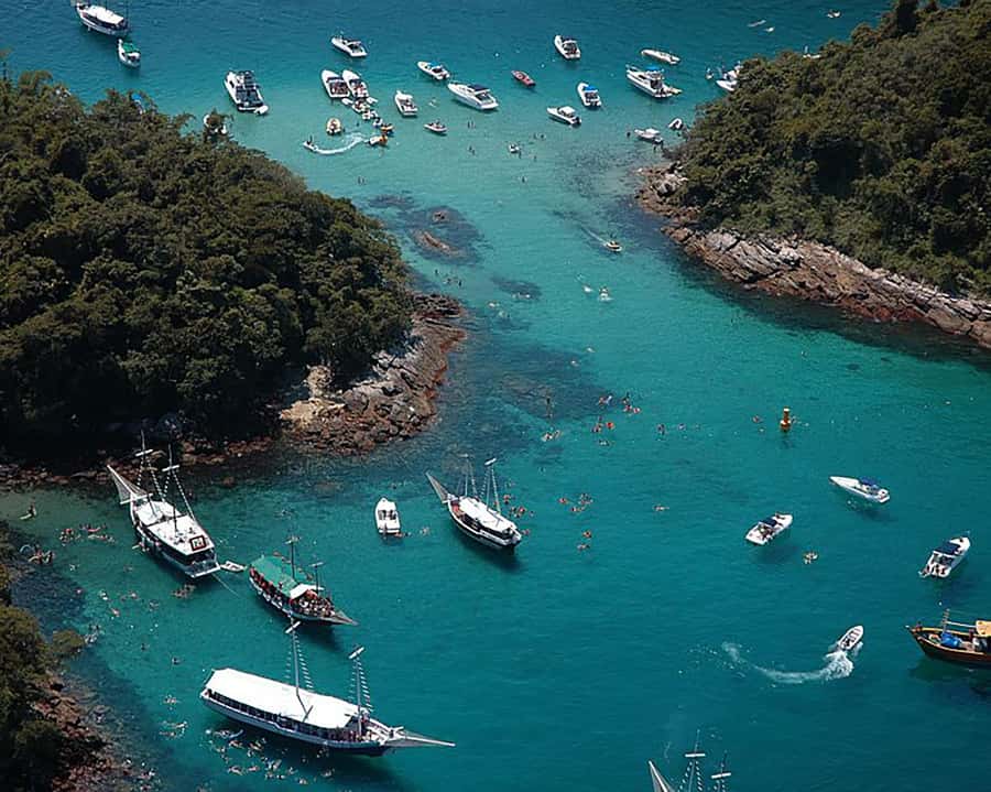 Adventures in Angra and Ilha Grande with Guide and Lunch - Praia de Araçá for a quieter pause