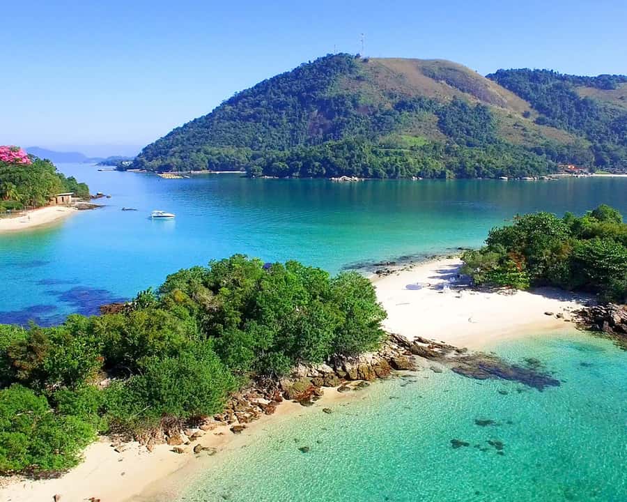 Adventures in Angra and Ilha Grande with Guide and Lunch - Brazilian buffet lunch at Praia de Japariz