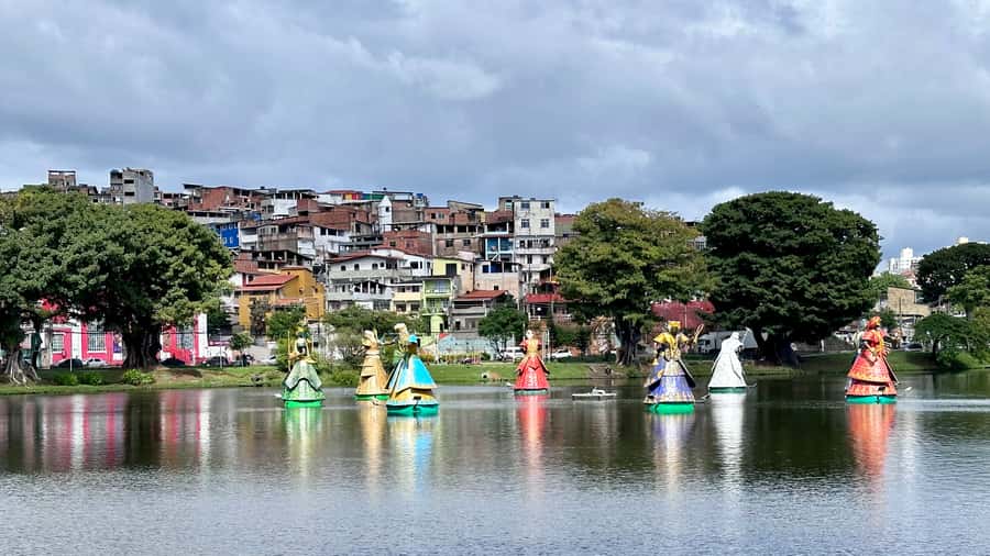 Afro-Brazilian Roots Private City Tour in Salvador - Dique do Tororó and the African figures on the water