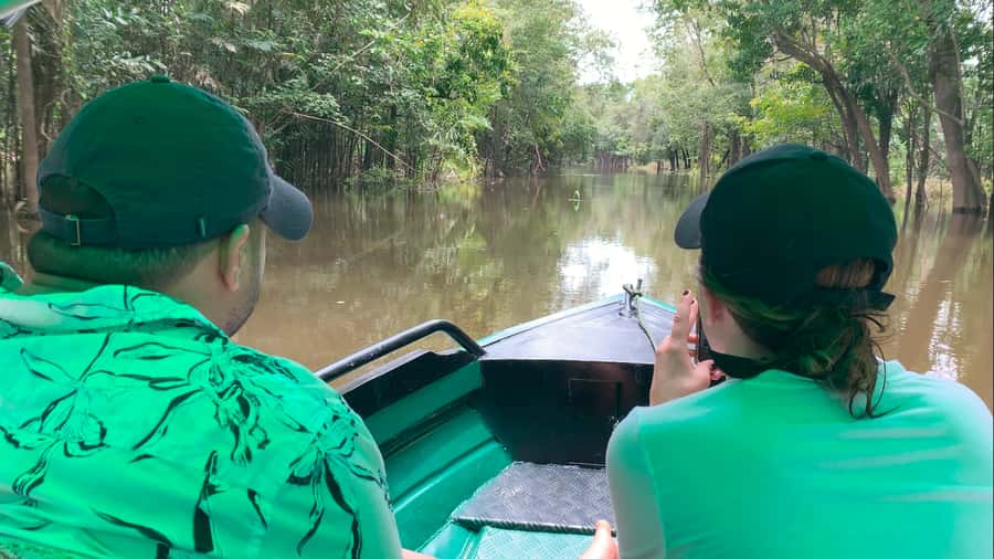 Amazonas: Boat Ride with a Local Amazonian - Why the Meeting of the Waters is the main event