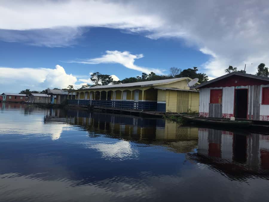 Amazonas: Boat Ride with a Local Amazonian - A floating village built on long-lasting logs