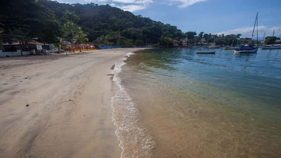 Angra dos Reis: Boat Tour in Ilha Grande and Lagoa Azul - Lagoa Azul, the best stop for clear water