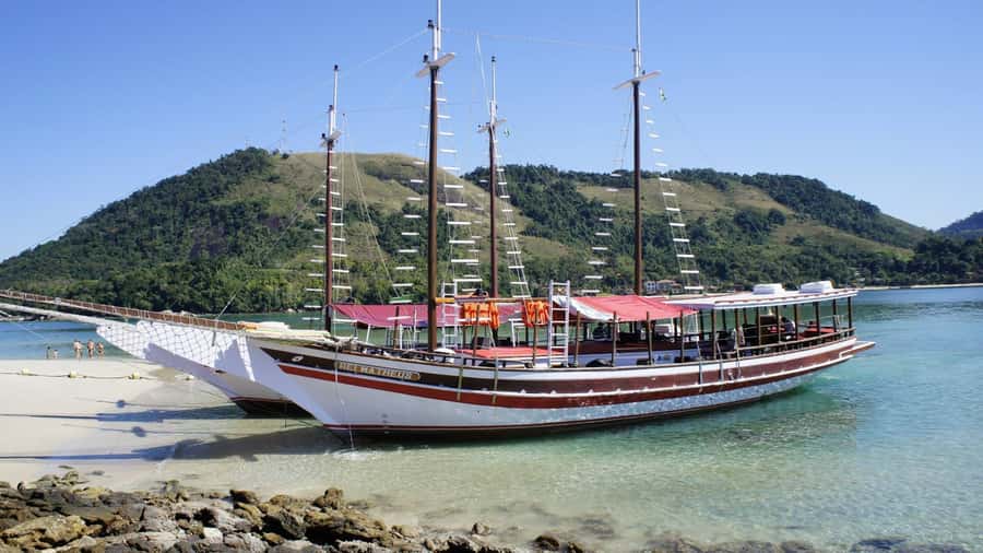 Angra dos Reis: Boat Tour in Ilha Grande and Lagoa Azul - Timing, comfort, and what to pack