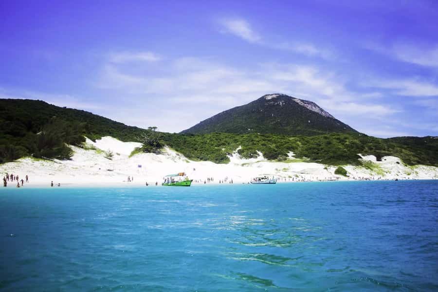 Arraial do Cabo, Brazil's version of the Caribbean. - Praia do Forno begins the coastal tour