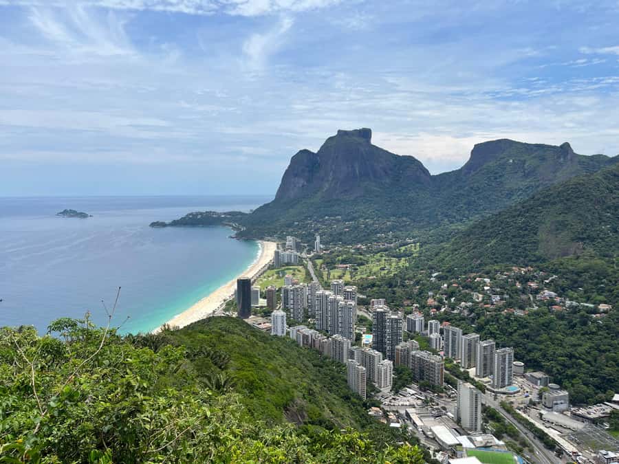 AVenturismo 2 Irmãos hill + Vidigal Favela - The food stops in Vidigal