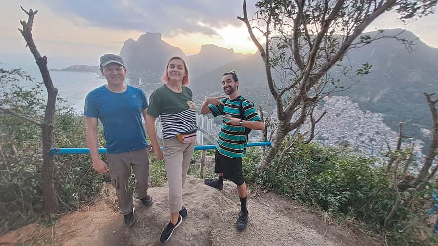 AVenturismo 2 Irmãos hill + Vidigal Favela - Guide quality, language, and group comfort