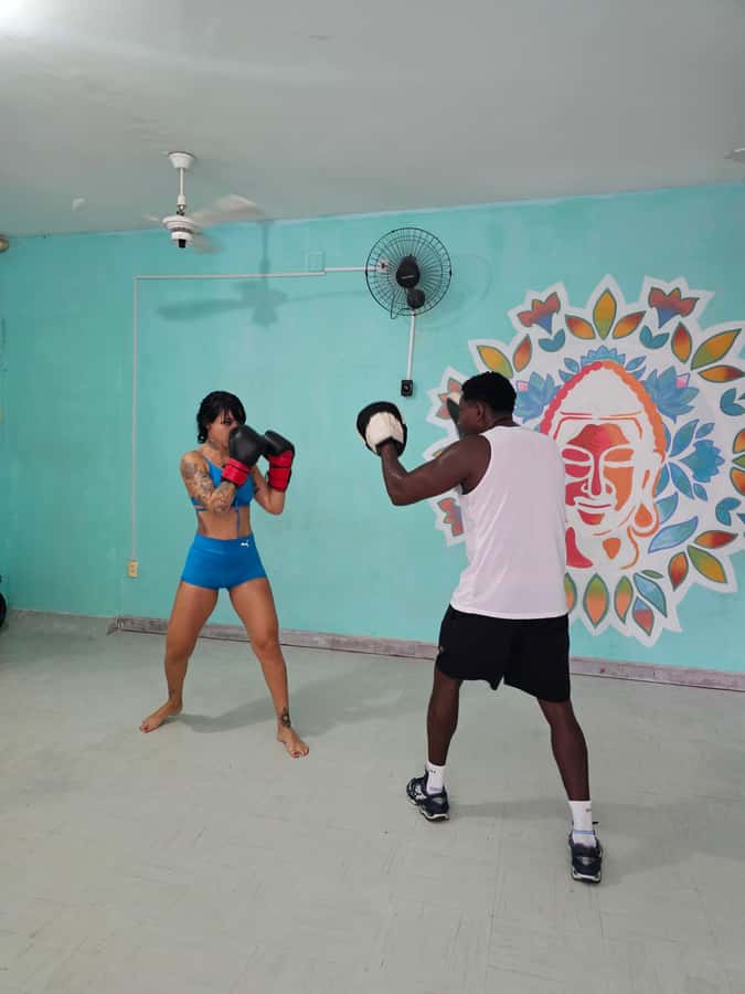 BOXE CLASS - EX BAHIAN CHAMPION (SALVADOR-BA) - Defense keeps the class practical