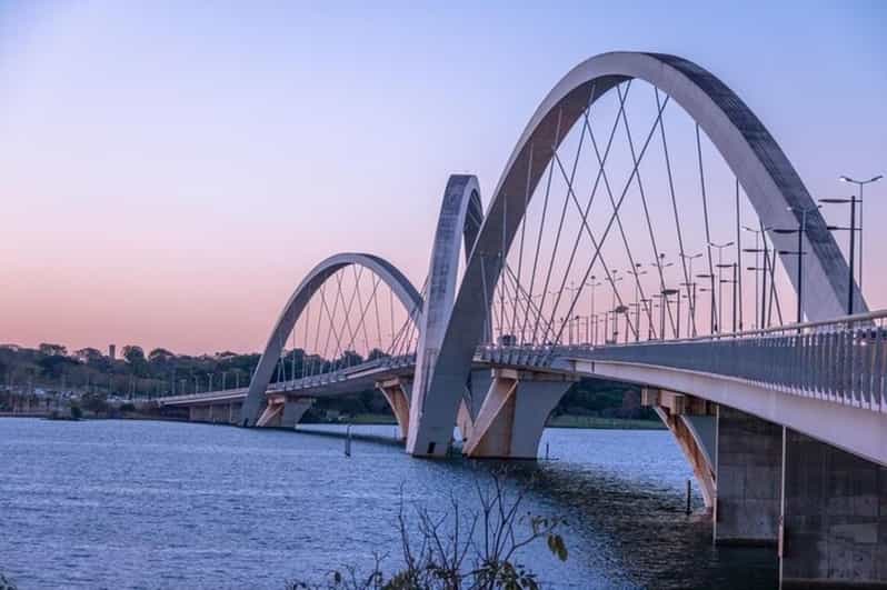 Brasilia : Private Custom Tour with a Local Guide - The guide’s style and the value of local context