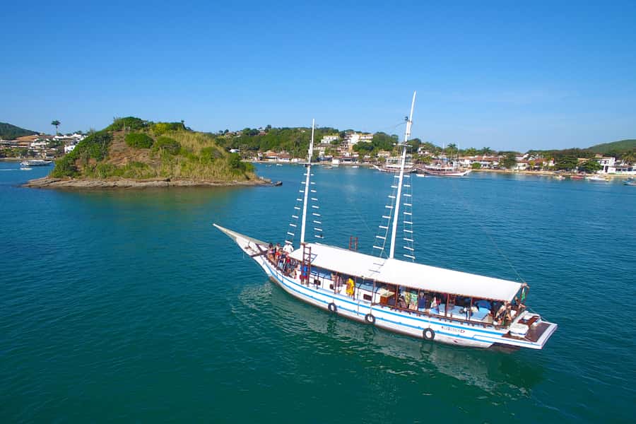 Búzios 2.5-Hour Schooner Boat Experience - Seeing Búzios from a traditional schooner