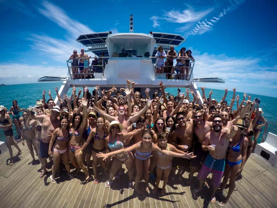 Búzios: Catamaran Boat Tour - The return past Virgens, Amores, and Canto