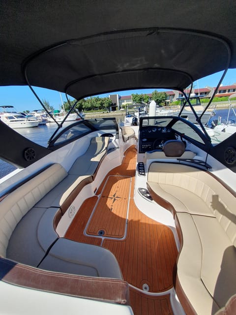 Búzios: Speedboat tour of 2 islands and 11 beaches - Amores Beach and the smaller coastal stops