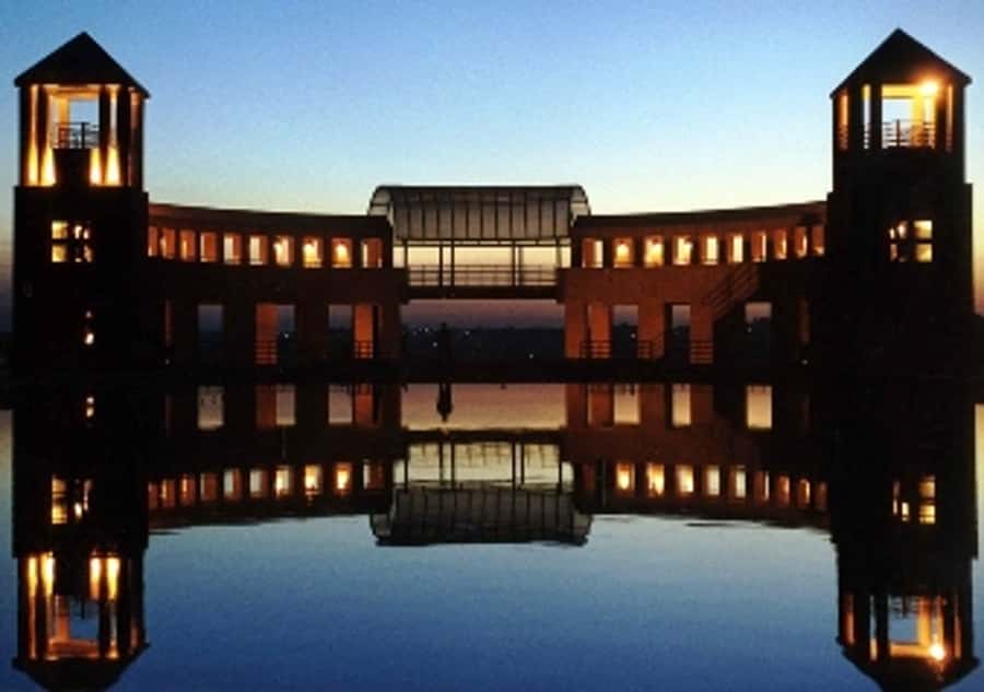 Curitiba: 4-Hour City-By-Night Tour with Dinner - Botanical Garden under evening light