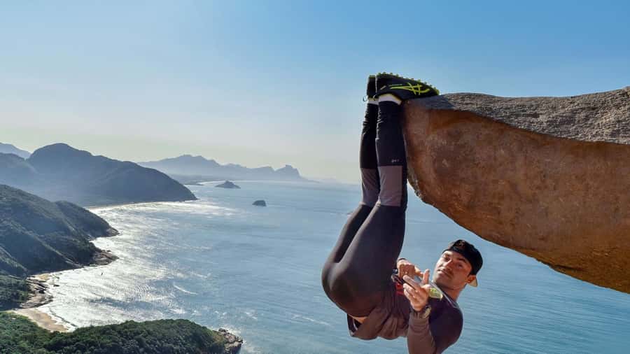 Discover Pedra do Telégrafo: Scenic Hike with Expert Guide - Walking the 3.5 km trail
