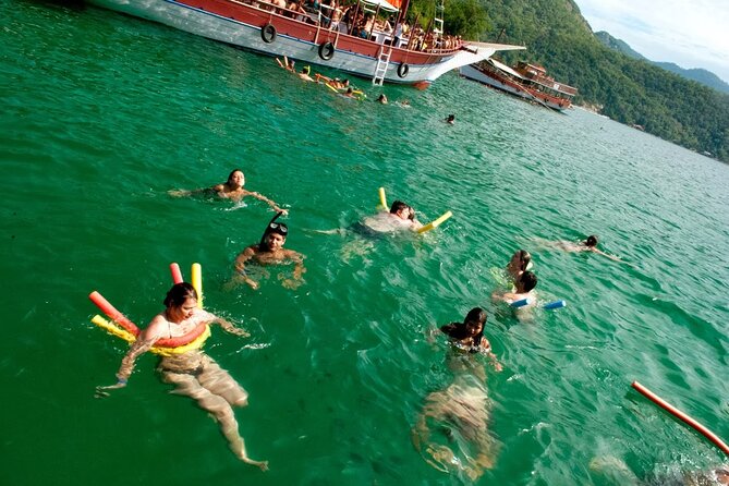 Exploring Angra Dos Reis and Ilha Grande in One Day - Lagoa Azul, the main swimming stop