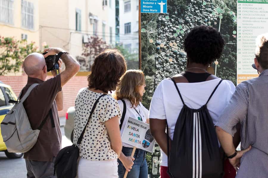 Favela Santa Marta: Walking Tour with local guide - Timing, group size, and the pace of the walk