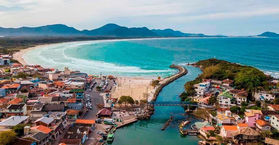 Florianópolis: Historical Center, Beach & Nature Tour - Three hours at Barra da Lagoa