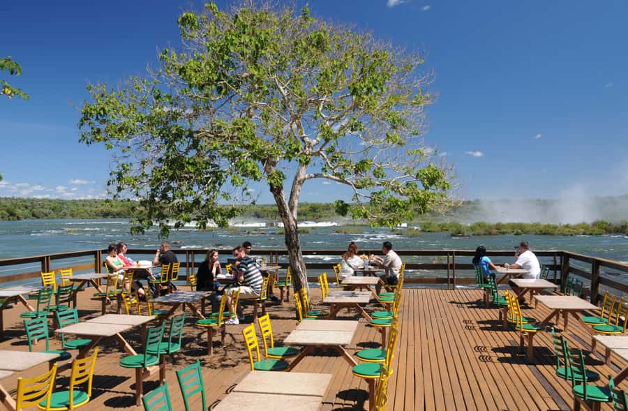 Foz do Iguaçu: Brazilian Side of the Falls - The guide and language question
