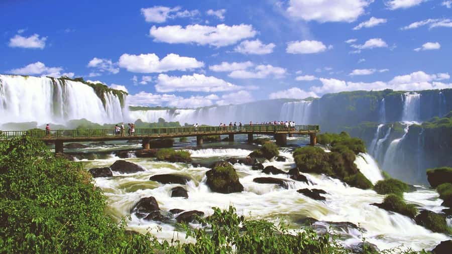 Foz do Iguaçu: Brazilian Side of the Falls - The 950-meter route and the first waterfall views
