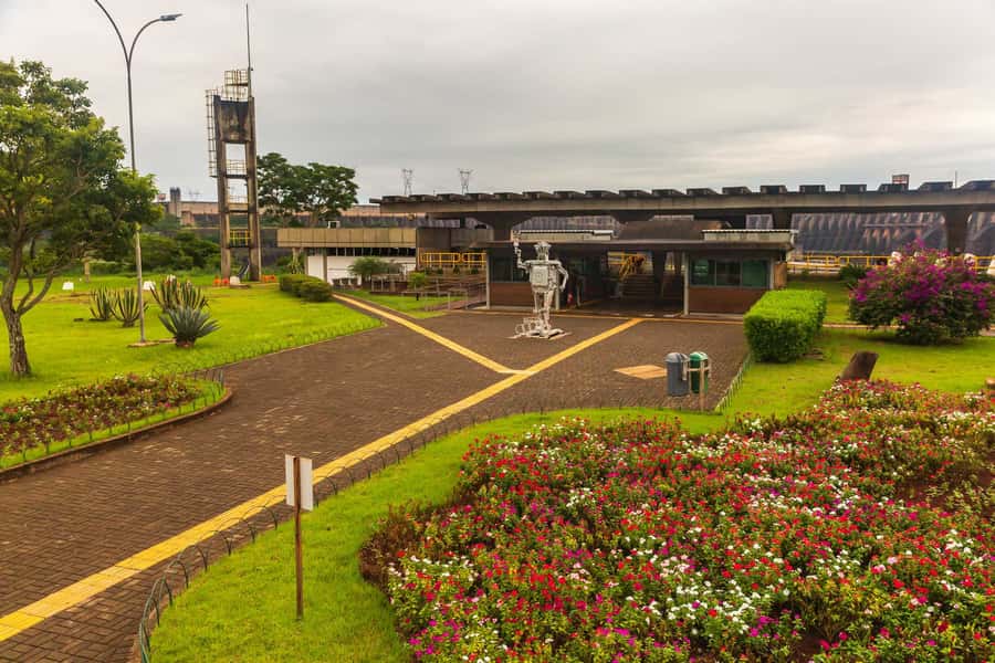 Foz do Iguaçu: Itaipu Hydroelectric Dam - From reception to the first dam presentation