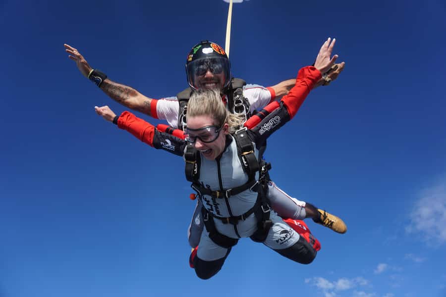 Foz do Iguacu: Skydiving Experience with Photos and Videos - The tandem jump and the feeling of altitude