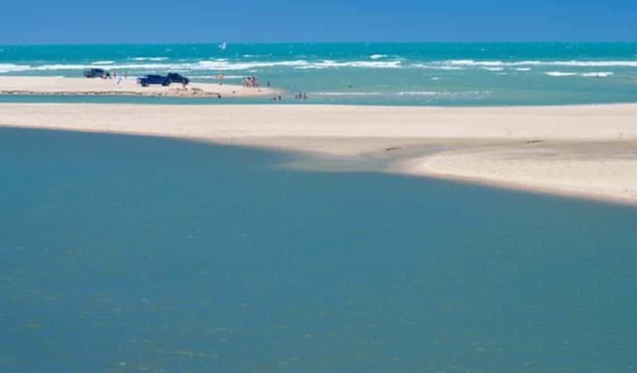 From Fortaleza: Águas Belas Beach Day Trip - Lunch, drinks, and the beach restaurant question