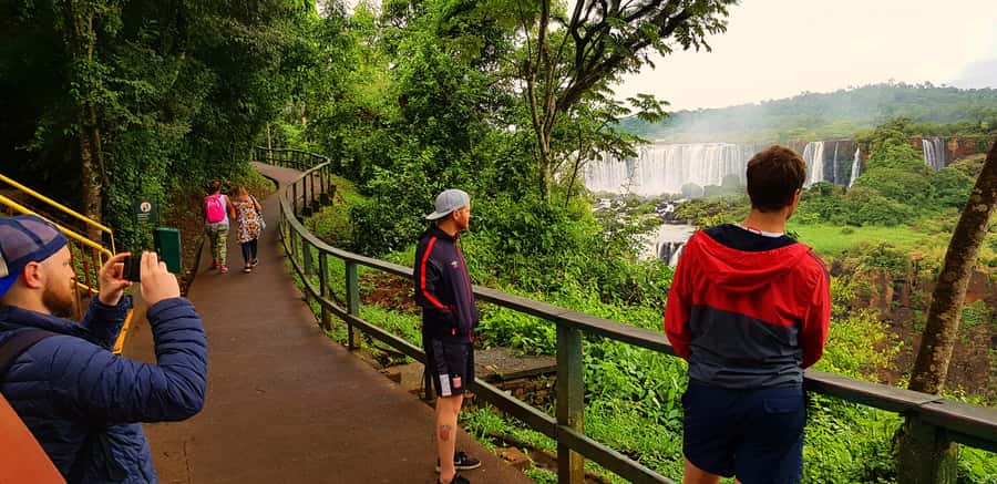From Foz do Iguaçu: Brazilian Side of the Falls with Ticket - The chocolate and handicraft stop