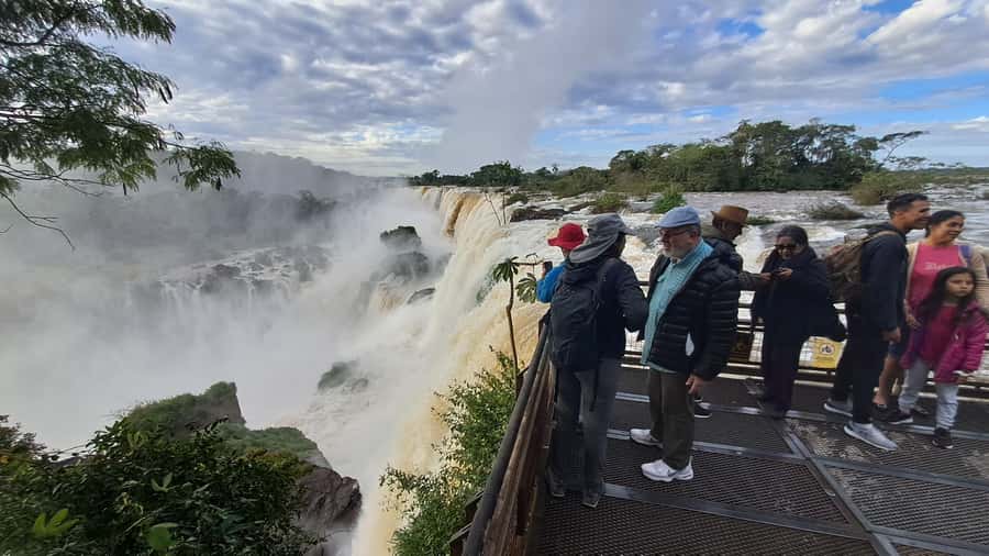 From Foz do Iguaçu: Iguazú Falls Boat Ride Argentina - Guides who make the complicated day easier