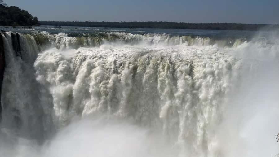 From Foz do Iguaçu: Iguazú Falls Boat Ride Argentina - Pickup from Foz do Iguaçu and the border crossing