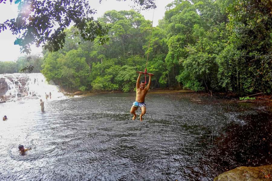 From Manaus: Presidente Figueiredo Waterfalls Daytrip - Guides, group size, and the human side of the tour