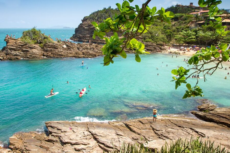 From Rio de Janeiro: Búzios Boat Trip with Lunch - Guides, languages, and the importance of service