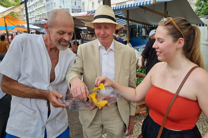 Guided Market Fruit Tasting in Rio with 15+ Exotic Flavors - What is not included, and why it matters