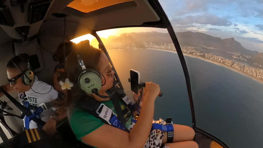 Helicopter flight no doors in Rio de Janeiro - Leblon and Rodrigo de Freitas Lagoon