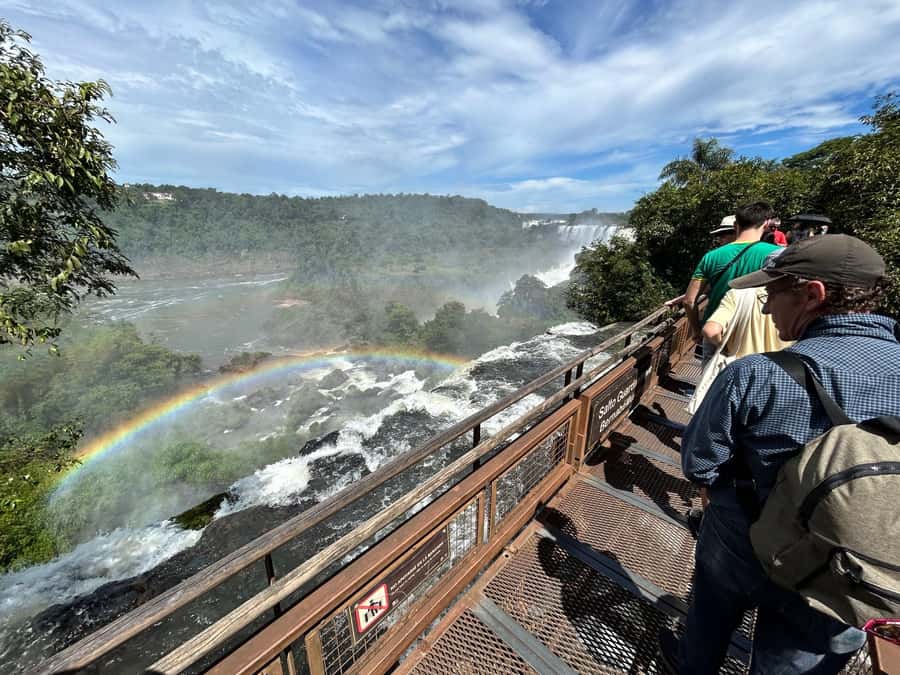 Iguassu Waterfalls: 1 Day Tour Brazil and Argentina's sides - The guide can make a complicated day feel simple
