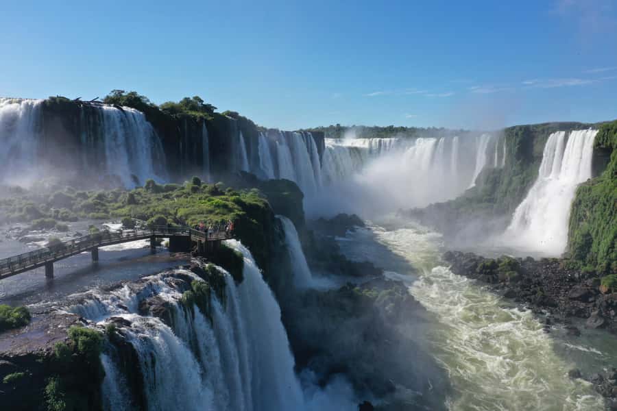 Iguassu Waterfalls: 1 Day Tour Brazil and Argentina's sides - What to pack for a wet, sunny rainforest day