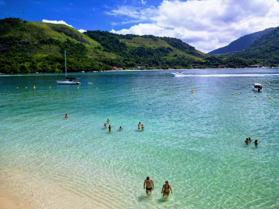Ilha Grande: 7h Speedboat Tour of Paradise Islands - Cataguases: the first swim and snorkel stop