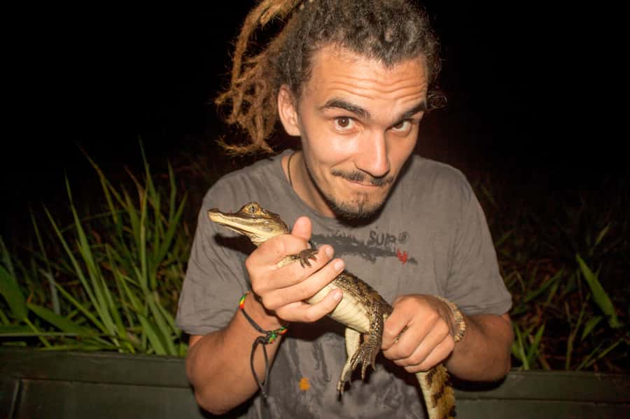Manaus: Piranha Fishing and Alligator Watch Evening Tour - Leaving Manaus for Iranduba by boat
