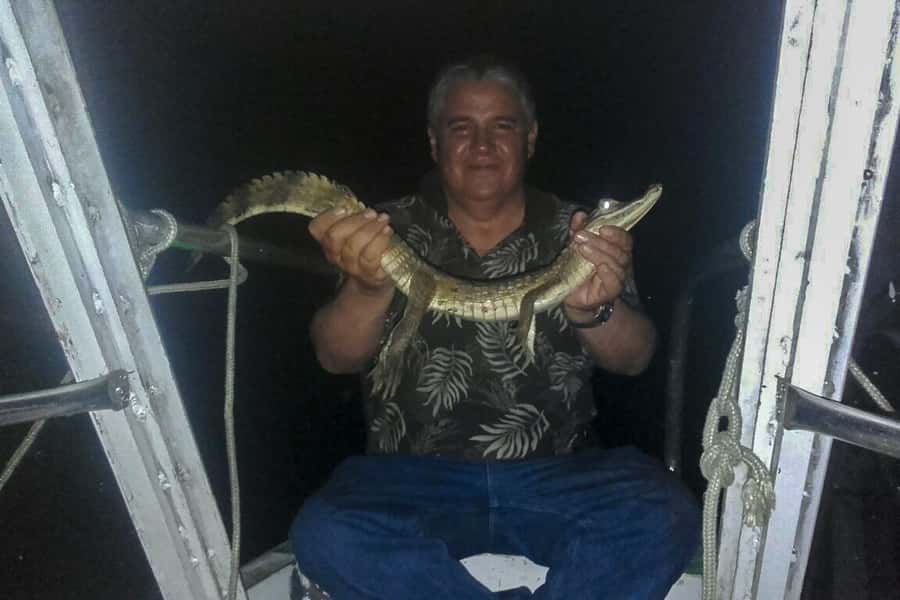 Manaus: Piranha Fishing and Alligator Watch Evening Tour - What to wear and pack for the river