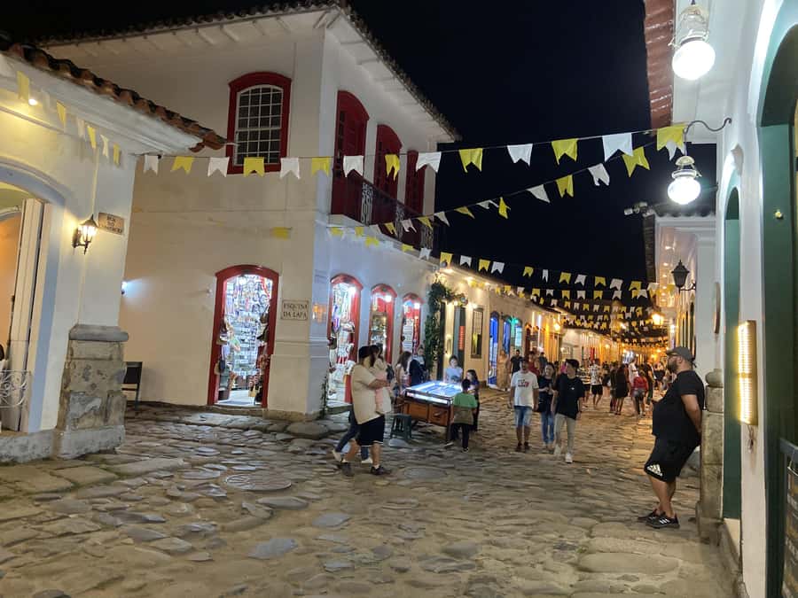 Paraty: Historic Centre Walking Tour & Cachaça Tasting - Ending with Gabriela cachaça