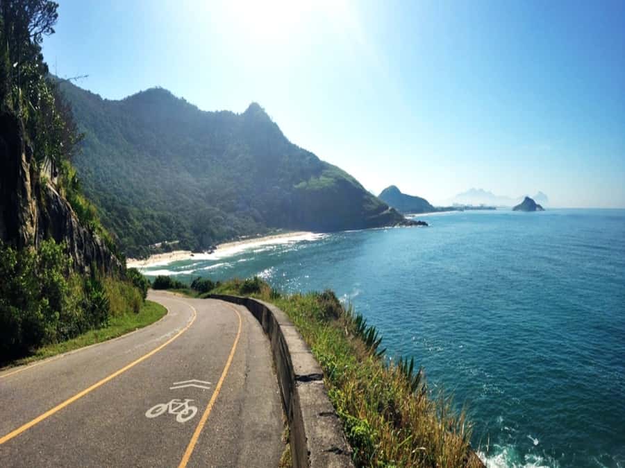 Pedra do Telégrafo Hike and Beach Full-Day Tour - Who should take this hike?