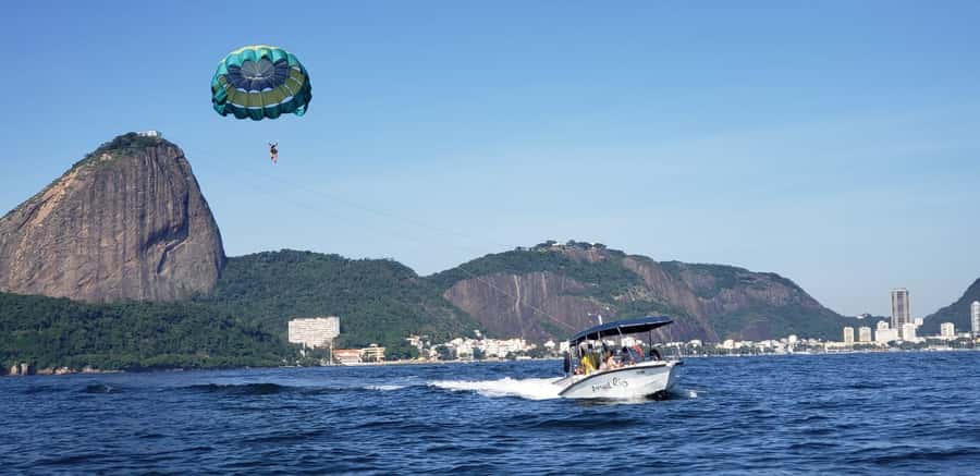 Rio de Janeiro: 2-Hour Boat Trip with Parasailing - Meeting at Marina da Glória
