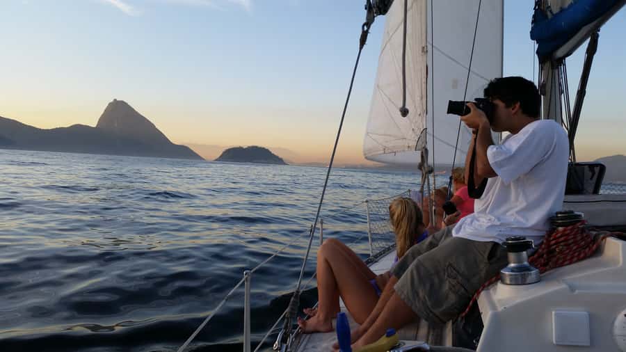 Rio de Janeiro: Guanabara Bay Sunset Sailing Tour & Drinks - Why this sail gives you a better view of Rio