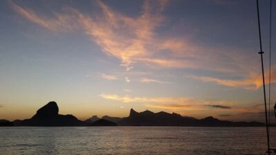 Guanabara Bay Sunset Sailing Tour & Drinks