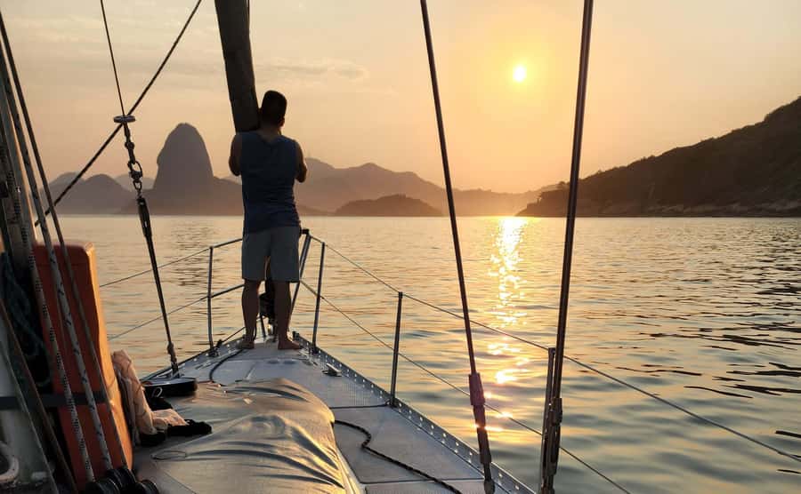 Rio de Janeiro: Guanabara Bay Sunset Sailing Tour & Drinks - Sugarloaf Mountain from the water