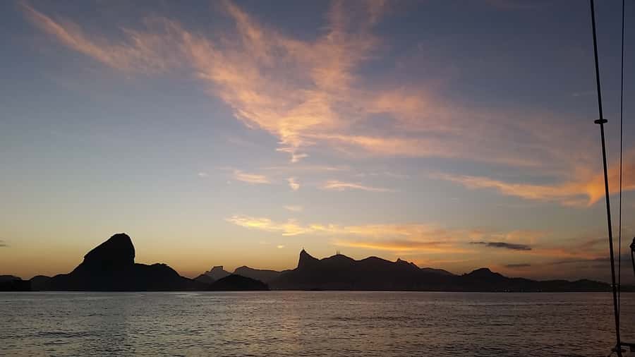 Rio de Janeiro: Guanabara Bay Sunset Sailing Tour & Drinks - Getting to Marina da Glória on time