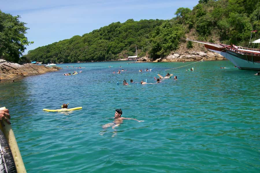 Rio de Janeiro: Ilha Grande with Boat Tour & Optional Lunch - How to prepare for a crowded, wet day