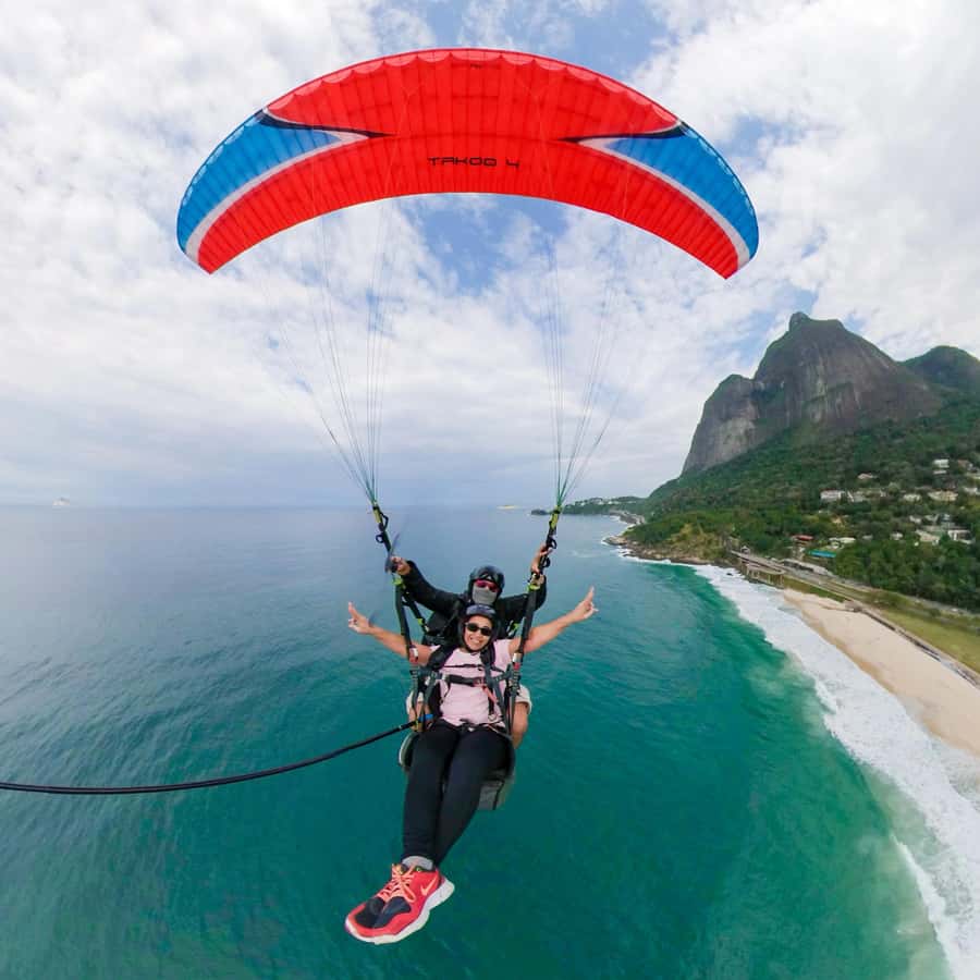 Rio de Janeiro : Paragliding Tandem Flights over Rio - Why this is one of Rio’s best aerial views