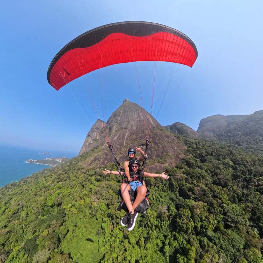 Rio de Janeiro : Paragliding Tandem Flights over Rio - About 10 minutes above Rio