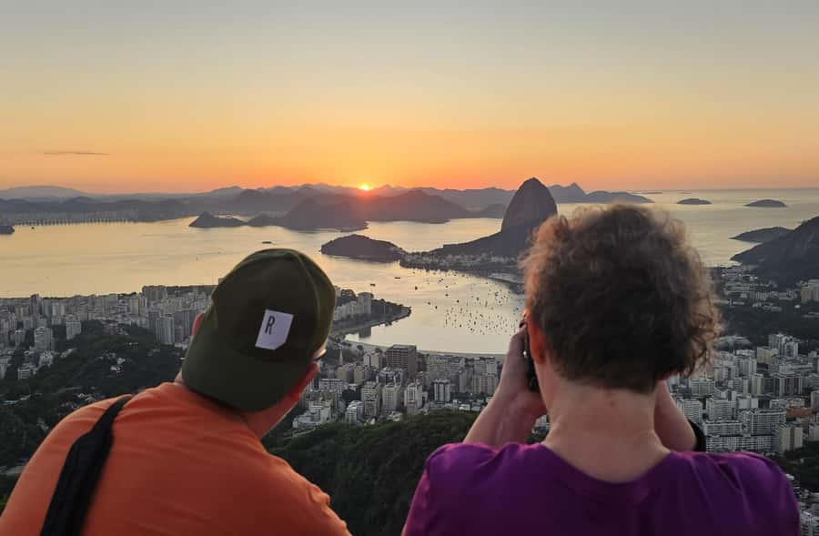 Rio de Janeiro: Private Sunrise Tour at Mirante Dona Marta - The sunrise and the Rio panorama