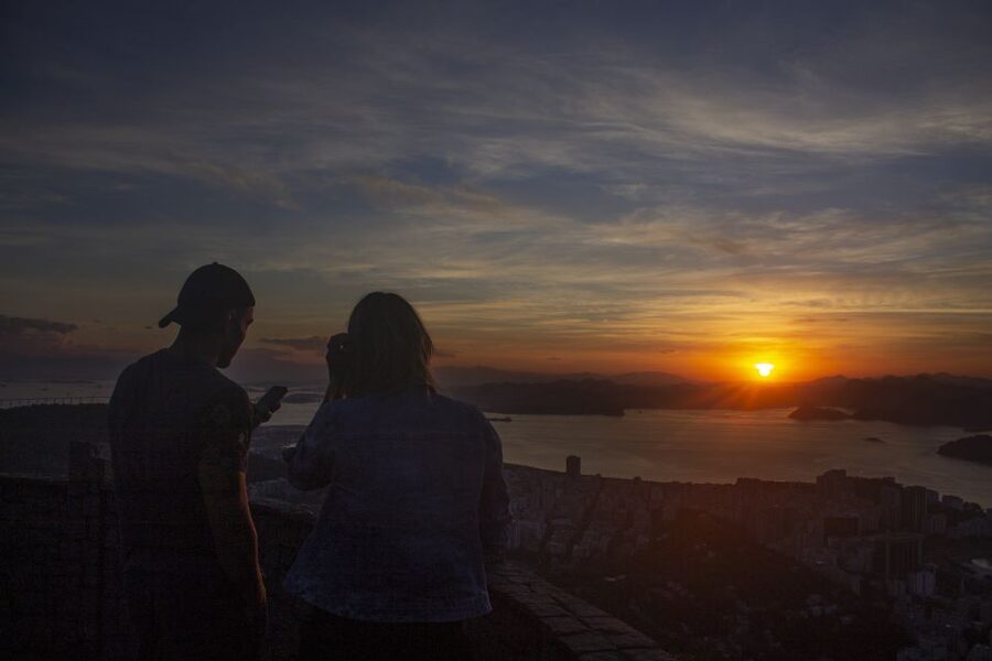 Rio de Janeiro: Private Sunrise Tour at Mirante Dona Marta - What clouds can change